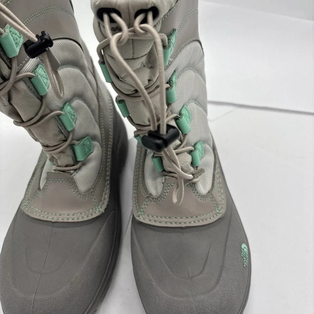 The North Face  Boys Winter Snow Boot Size 7 Gray/Green Waterproof Insulated